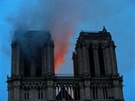 Poár paíské katedrály Notre-Dame (15. 4. 2019)