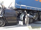 Nehoda na dlnici D5 u Rokycan, srazila se tyi vozidla - dv nkladn a dv...