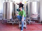 Jan Pazderský (v zeleném) zastává v lomnickém pivovaru funkci ředitele. Z jeho...
