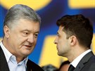 Ukrajinský prezident Petro Poroenko a komik Volodymyr Zelenskyj bhem...
