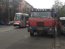 V brn�nsk� ulici �tef�nikova se srazila tramvaj s n�kladn�m vozem tatra. �idi�...
