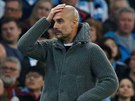 Z euforie ke zklamání. Trenér Josep Guardiola  z Manchesteru City bhem...