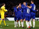 Fotbalisté Chelsea se radují z gólu v odvet tvrtfinále Evropské ligy proti...