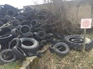 Nelegln skldka pneumatik u obce Veli na Jinsku nekontrolovan roste. (19....