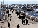 Píslunice Islámského státu v syrském uprchlickém táboe (1. 4. 2019)