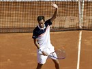 Ruský tenista Daniil Medvedv slaví vítzství nad Novakem Djokoviem v Monte...
