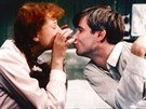 Markéta Hrubeová a Luká Vaculík ve filmu Oznamuje se láskám vaim (1988)