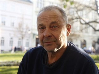 Režisér Václav Marhoul si pro natáčení dramatu Nabarvené ptáče vybral především...