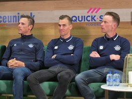 Jezdci stje Deceuninck-Quick-Step na tiskov konferenci ped krlovnou klasik...