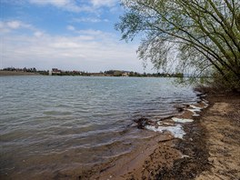 Ped tymi msíci byla hladina na Rozkoi o víc ne 5 metr ní (12. 4. 2019).