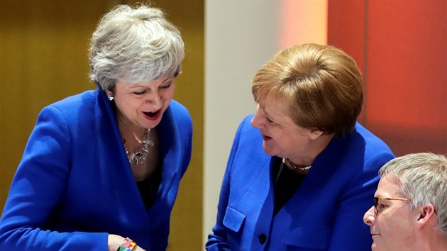 Theresa Mayov (vlevo) a Angela Merkelov na unijnm summitu v Bruselu. (10. dubna 2019)
