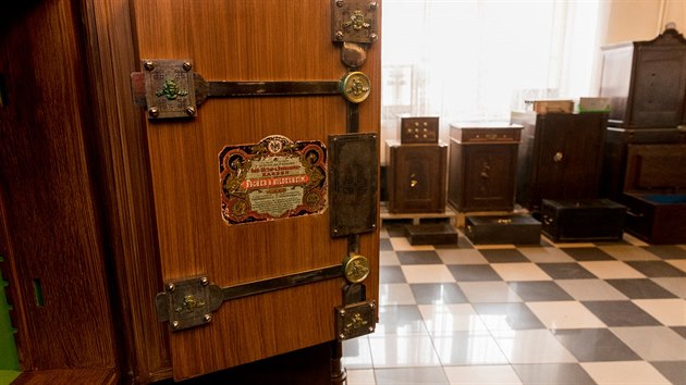 Muzeum trezorů v Jincích u Prahy vzniklo díky Vladimíru Nýdlovi. Jeho rodinná firma Jinova vyrábí a prodává trezory již po tři generace.