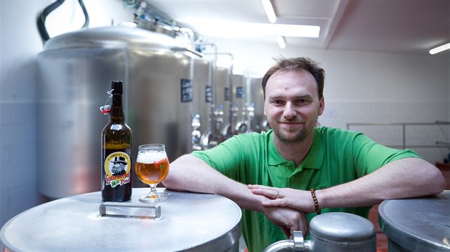 Jan Pazdersk� zast�v� v lomnick�m pivovaru funkci �editele.