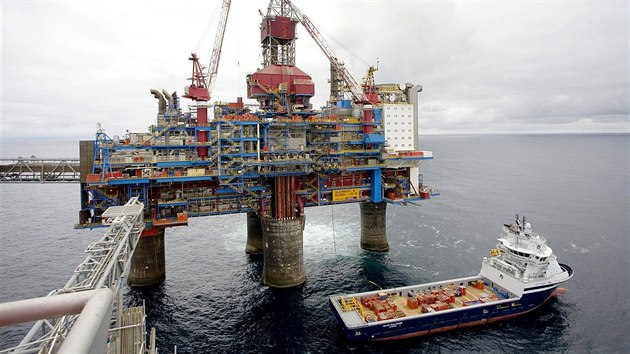 Stávka zaměstnanců plošin v Norsku na těžbu ropy a zemního plynu z moře v Norsku v úterý začala a také skončila. Zastavil ji zásah vlády. S odvoláním na ministerstvo práce a odbory o tom informovala agentura Reuters. Zaměstnanci požadují zvýšení mezd kvůli vysoké inflaci, ke stávce přikročili v době vysokých cen ropy a plynu a napjatých dodávek do Evropy kvůli omezení ruského vývozu.