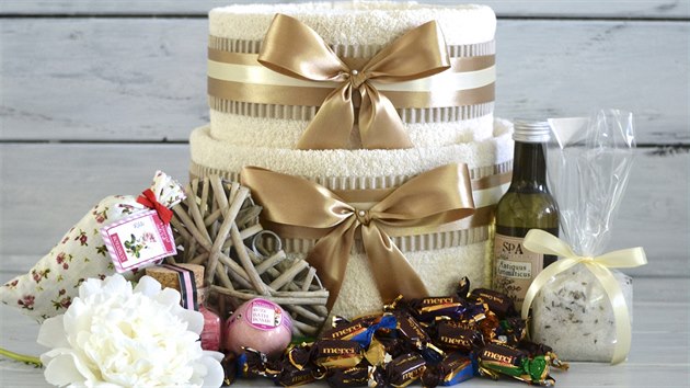 Poty vyrobench dort velmi rychle rostou. V souasn dob se pohybujeme kolem sto osmdesti dort za msc, vyprv Lucie Kunarov.