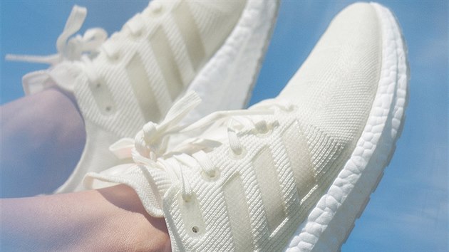 Firma Adidas pedstavila plastov beck boty Futurecraft.Loop, kter se daj kompletn recyklovat.