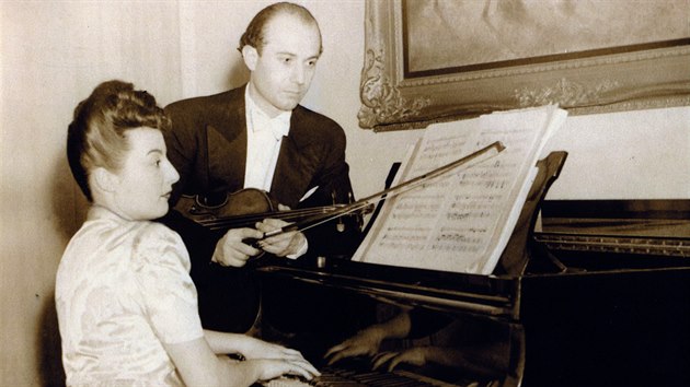 Snmek Karla Frhlicha s manelkou, s n se seznmil. On byl houslov virtuos, ona pianistka.