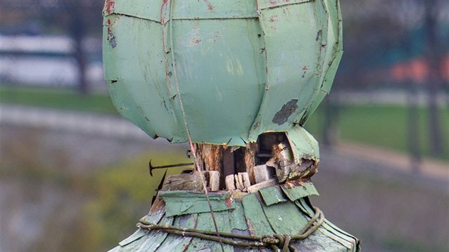 Detail ponien sti viky hranickho kostela zachycen teleobjektivem z vedlej ve.