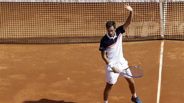 Rusk tenista Daniil Medvedv slav vtzstv nad Novakem Djokoviem v Monte Carlu.