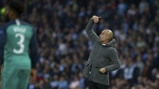 Trenér Manchesteru City Pep Guardiola bhem zápasu Ligy mistr proti Tottenhamu.