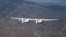 První let stroje Stratolaunch (13. duben 2019)