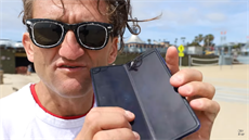 Samsung Galaxy Fold v prvních dojmech od vloggera Caseyho Neistata