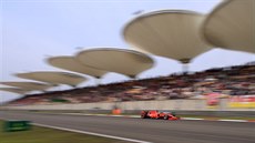 Sebastian Vettel bhem kvalifikace na Velkou cenu íny formule 1.