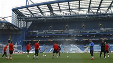 Fotbalisté Slavie pi tréninku na Stamford Bridge