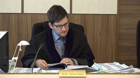 Karlovarsk soudce Adrian Mat pedsed sentu, kter v trestn vci rozhodoval