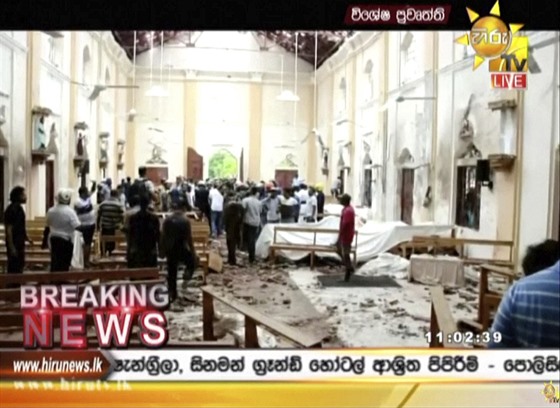 Zábry po jednom z útok na Srí Lance, které pinesla televize Hiru TV. (21.4....