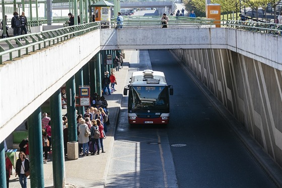 Autobusový terminál a stanice metra erný Most (19. dubna 2019)