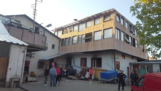 Požár poničil soukromou ubytovnu pro sociálně slabé v Doberské ulici v Kladně.