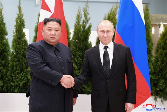 Severokorejský diktátor Kim ong-un s Vladimirem Putinem na návtv Ruska (25....