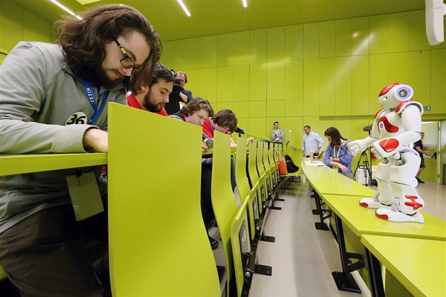 Ústecká univerzita hostila národní finále st�edo�kolské sout�e v...