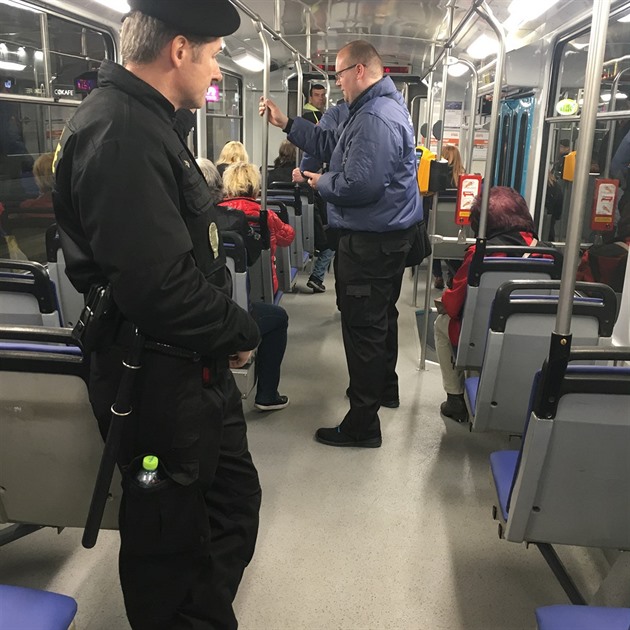 Každý pátý cestující v Ostravě jel bez platné jízdenky, další cestovali opilí