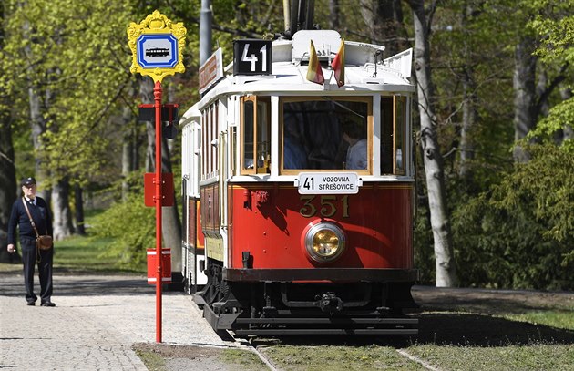 V praské Stromovce funguje nová zastávka historické tramvajové linky íslo 41...