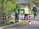 Nezvykle teplý a suchý duben u vyhnal na liberecké trávníky sekáe s...