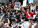 Odprci demonstrace proti "diktátu Evropské unie" na Václavském námstí v...