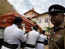 Rakev s jednou z obtí nedlního teroristického útoku na Srí Lance (23. dubna...