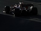 Charles Leclerc z Ferrari bhem tréninku v Baku