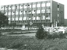 Budova dopravního podniku v Pouchovské ulici v roce 1987