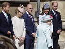 Princ Harry, Zara Phillipsová, Mike Tindall, vévodkyn Kate, princ William a...