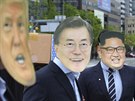 Demonstranti v maskách Donalda Trumpa, Kim-ong-una a jihokorejského prezidenta...