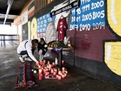 Pietní místo u stadionu fotbalové Sparty, fanoušci vzpomínají na tragicky...