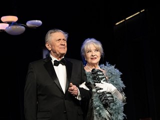 Petr Kostka a Carmen Mayerová v představení Oscar pro Emily