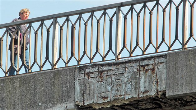 Detail pokozen msy Chebskho mostu pes eku Ohi v Karlovch Varech