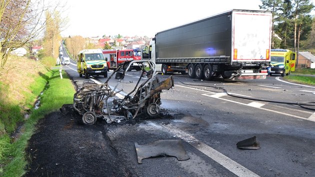 Msto tragick dopravn nehody na silnici I/6 u Bochova.