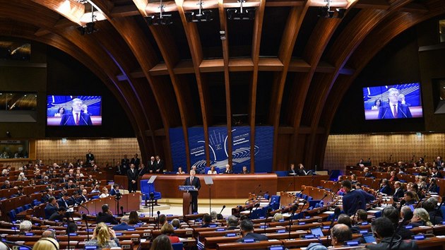 Bývalý ukrajinský prezident Petro Porošenko při projevu na půdě Parlamentního shromáždění Rady Evropy