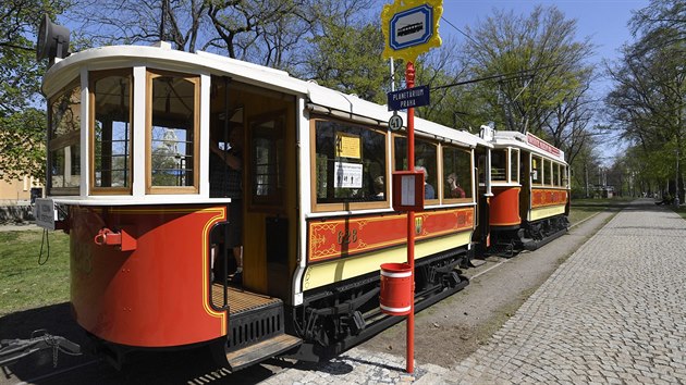 V prask Stromovce funguje nov zastvka historick tramvajov linky slo 41 Planetrium Praha (19. dubna 2019)