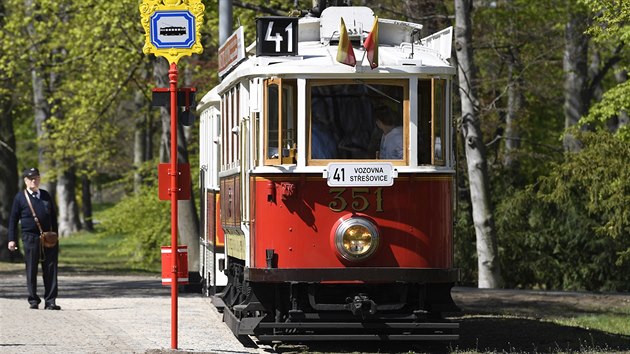 V prask Stromovce funguje nov zastvka historick tramvajov linky slo 41 Planetrium Praha (19. dubna 2019)